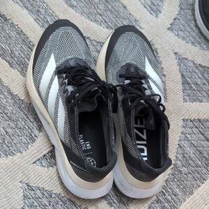adidas Adizero Size 6 Black White and Cream Knit Running Shoes